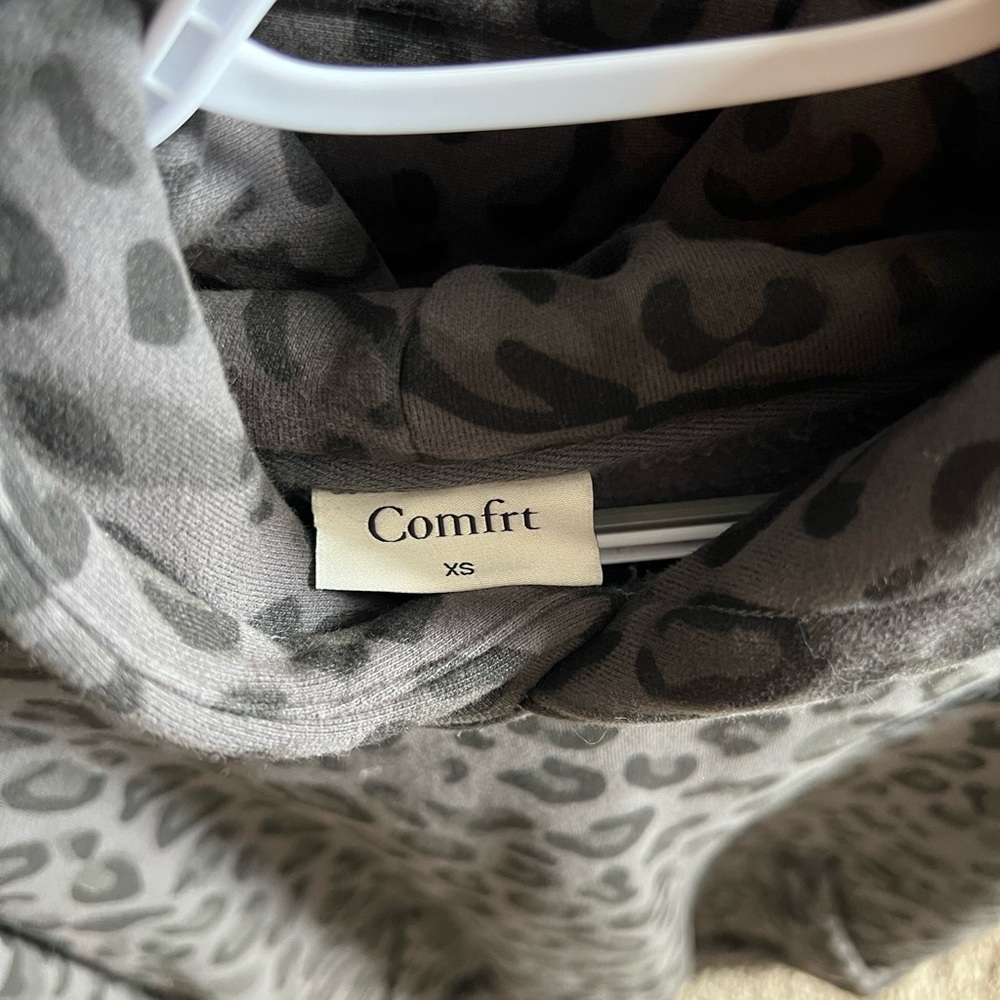 Comfrt Gray Leopard Print Hoodie - Picture 3 of 4